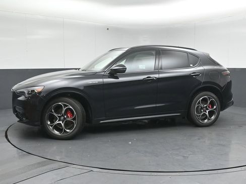 New 2025 Alfa Romeo Stelvio Sprint w/ Veloce Package image 4