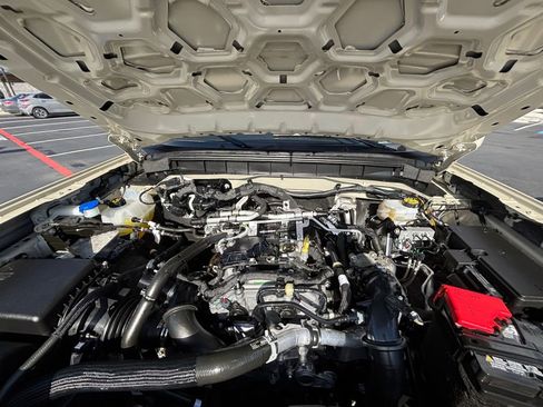 Used 2025 Ford Bronco Outer Banks AWD/4WD image 31