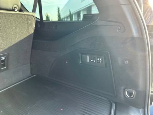 Certified 2026 Cadillac Escalade ESV Platinum Luxury w/ LPO, Floor Liner Package AWD/4WD image 9