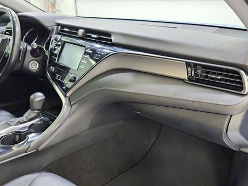 Used 2019 Toyota Camry SE FWD image 26