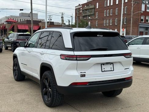 Used 2025 Jeep Grand Cherokee Limited w/ Luxury Tech Group II AWD/4WD image 3