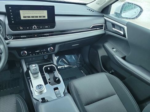 Used 2025 Mitsubishi Outlander ES FWD image 16
