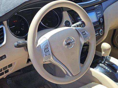Used 2014 Nissan Rogue SV w/ SV Family Package FWD image 8