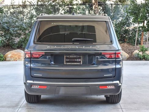Used 2022 Jeep Wagoneer Series II AWD/4WD image 5