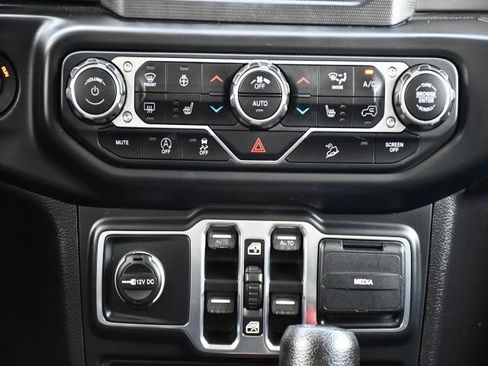 Used 2018 Jeep Wrangler Unlimited Sport S AWD/4WD image 36