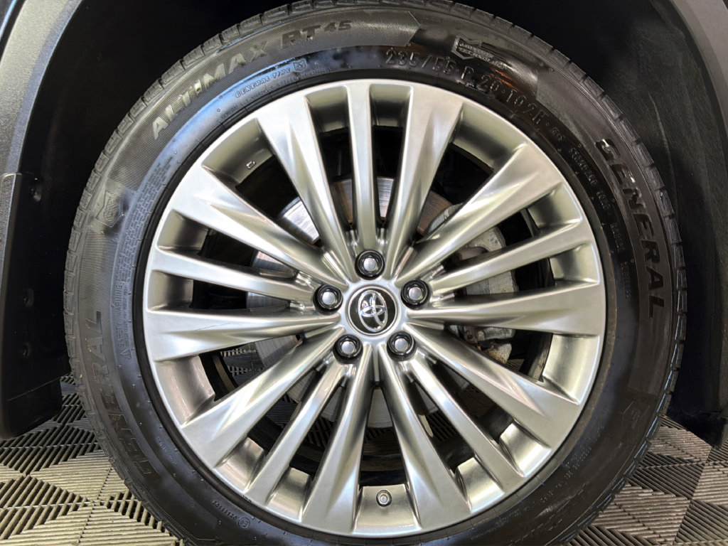 Used 2023 Toyota Highlander Platinum AWD/4WD image 44