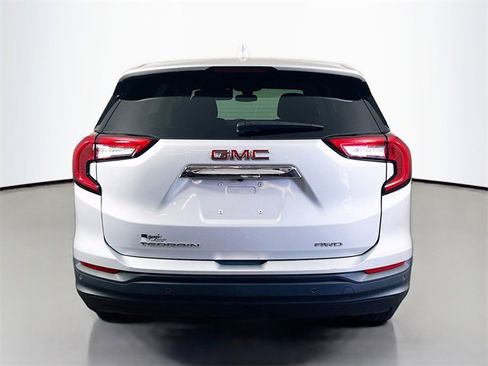Used 2022 GMC Terrain SLE w/ LPO, Floor Liner Package image 8