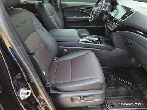 Used 2025 Honda Ridgeline Black Edition image 30