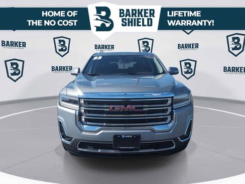 Used 2023 GMC Acadia SLT w/ Preferred Package FWD image 4
