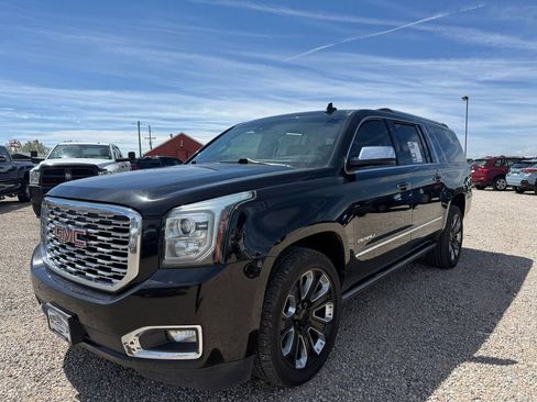 Used 2019 GMC Yukon XL Denali w/ Denali Ultimate Package AWD/4WD image 4