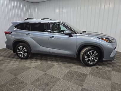 Used 2022 Toyota Highlander XLE