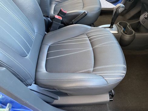 Used 2013 Chevrolet Spark LT FWD image 31