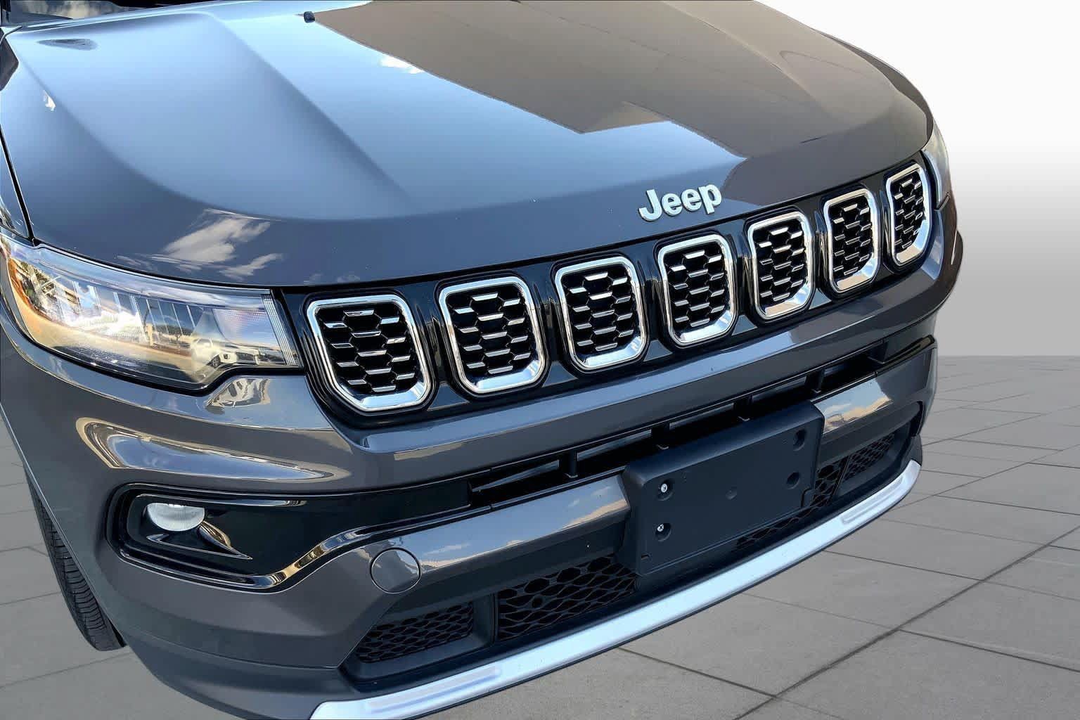 Used 2024 Jeep Compass Limited AWD/4WD image 32