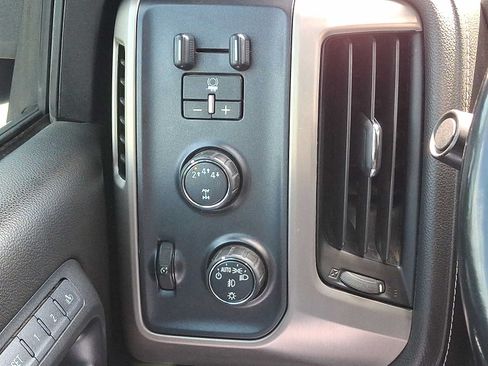 Used 2019 GMC Sierra 2500 Denali w/ Suspension Package, Off-Road AWD/4WD image 24