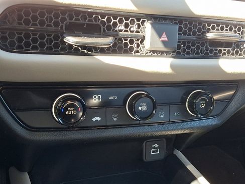 Used 2023 Honda HR-V LX image 15