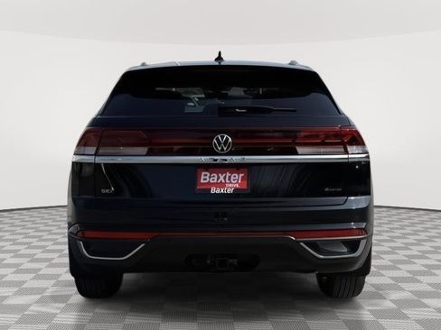New 2026 Volkswagen Atlas Cross Sport SE image 4