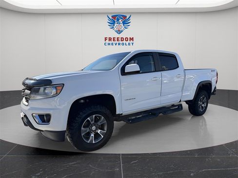 Used 2017 Chevrolet Colorado Z71 image 2