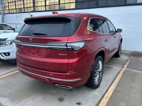 Used 2025 Buick Enclave Avenir image 5