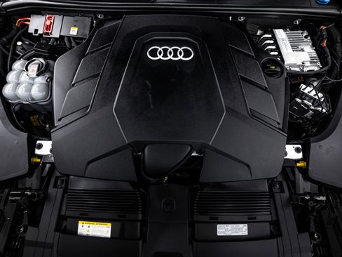 Certified 2024 Audi Q8 Premium Plus image 20