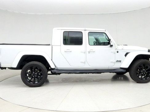 Used 2022 Jeep Gladiator Overland image 4
