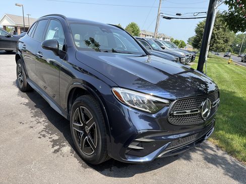 Used 2023 Mercedes-Benz GLC 300 4MATIC image 2
