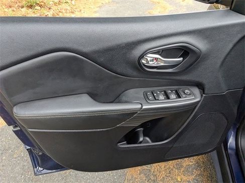 Certified 2015 Jeep Cherokee Limited image 10