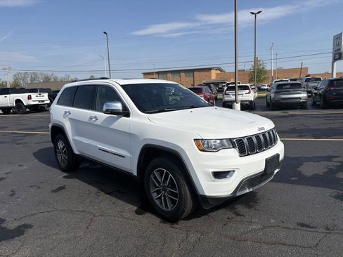 Used 2022 Jeep Grand Cherokee Limited image 2