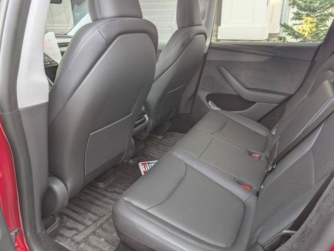 Used 2026 Tesla Model Y AWD image 5