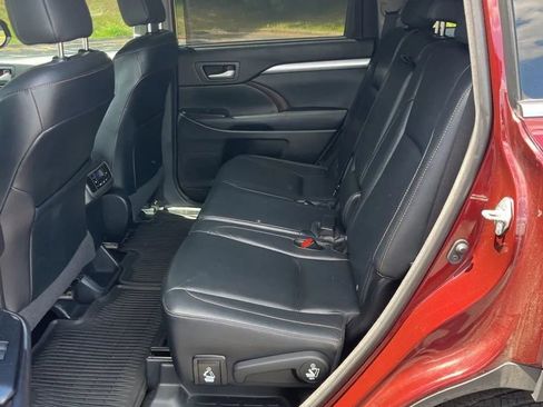 Used 2015 Toyota Highlander XLE AWD/4WD image 17