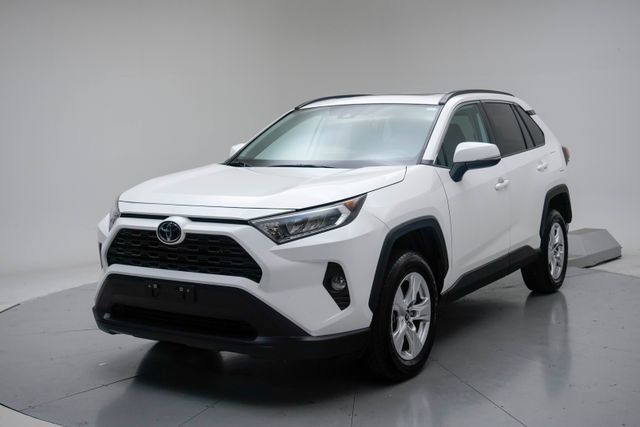 Used 2019 Toyota RAV4 XLE w/ Carpet Mat Package AWD/4WD image 1