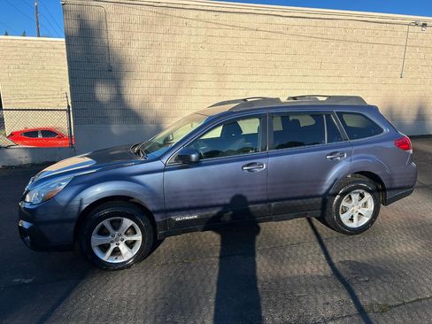 Used 2014 Subaru Outback 2.5i Premium image 8