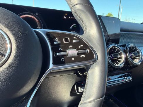 Used 2023 Mercedes-Benz EQB 300 4MATIC image 26