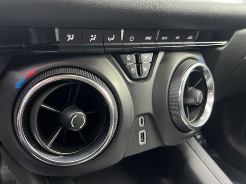 Used 2020 Chevrolet Blazer LT image 20