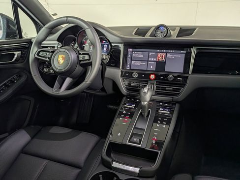 New 2026 Porsche Macan image 22