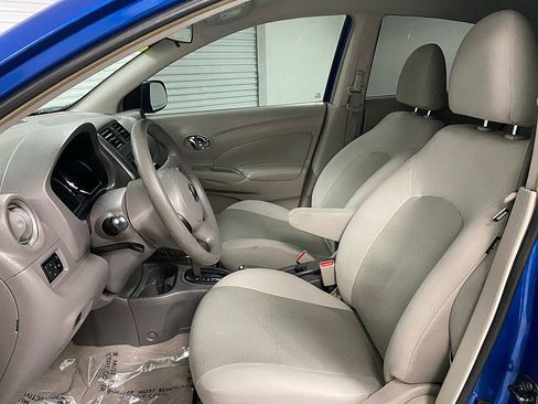 Used 2013 Nissan Versa SV image 9