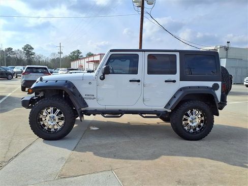 Used 2012 Jeep Wrangler Unlimited Sport image 8