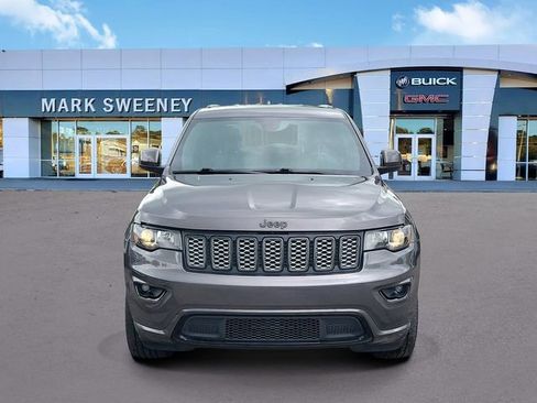 Used 2019 Jeep Grand Cherokee Altitude AWD/4WD image 2