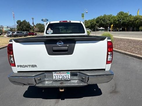Used 2015 Nissan Frontier S RWD image 5