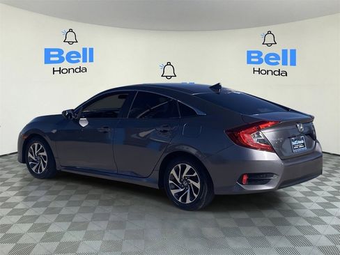 Used 2018 Honda Civic EX image 3