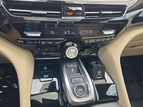 Used 2024 Acura MDX FWD w/ Technology Package image 18