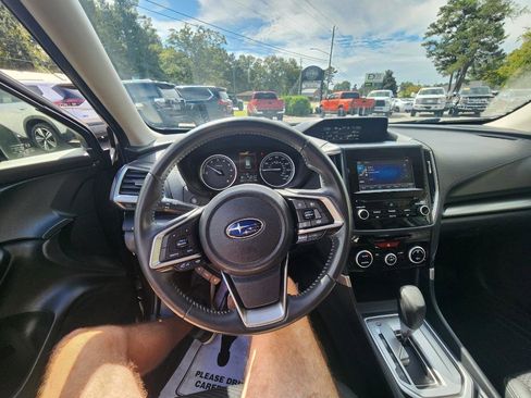 Used 2020 Subaru Forester Premium image 14