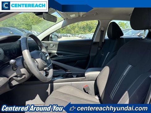 Used 2023 Hyundai Elantra SEL w/ Convenience Package FWD image 12