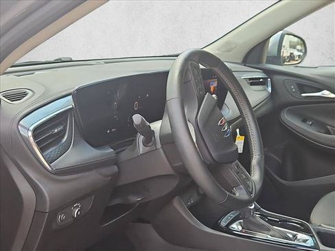 Used 2025 Buick Encore GX Preferred w/ Comfort Package FWD image 6