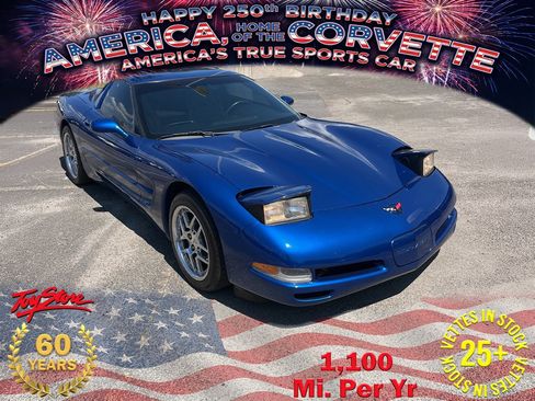 Used 2002 Chevrolet Corvette Coupe w/ Preferred Equipment Group1 image 1