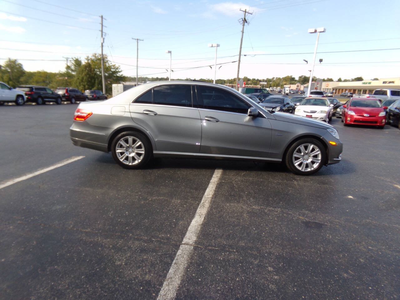 Used 2012 Mercedes-Benz E 350 4MATIC Sedan image 4
