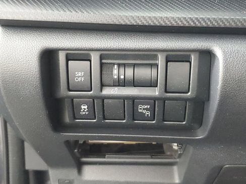 Used 2018 Subaru Crosstrek 2.0i Premium image 27