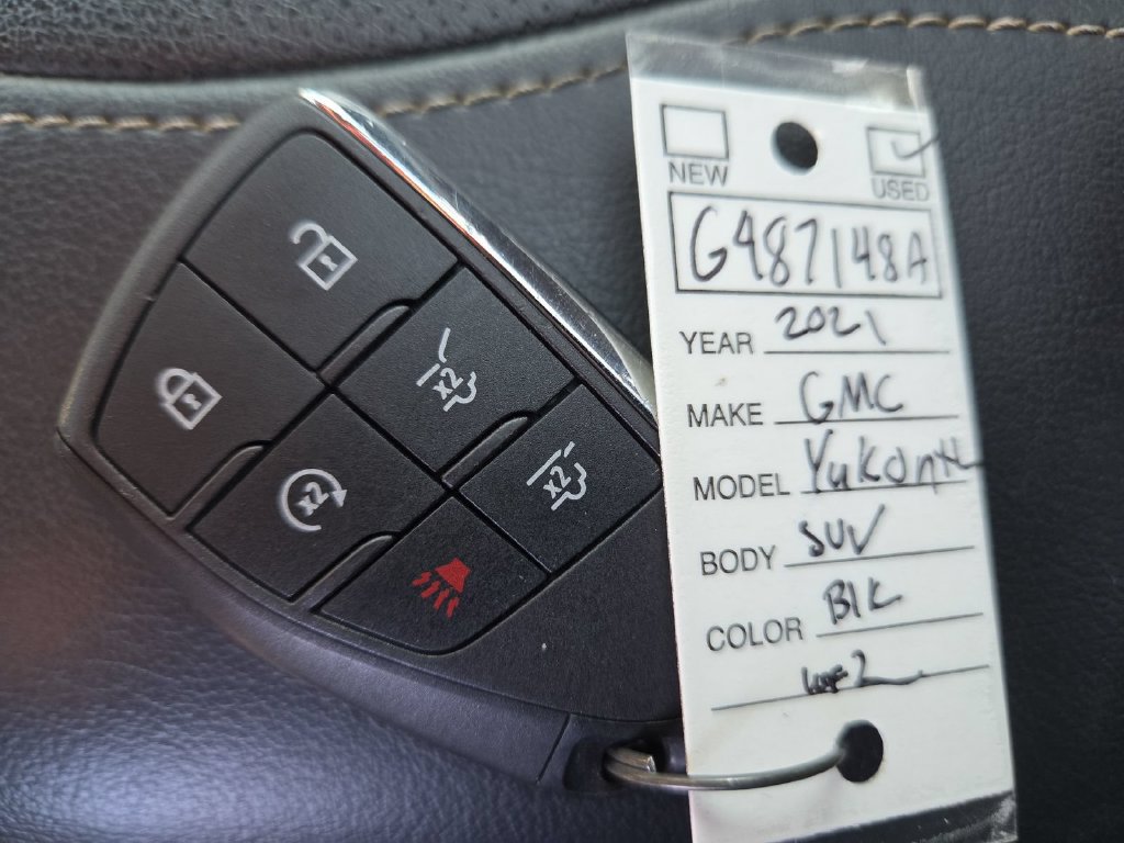 Used 2021 GMC Yukon XL SLT w/ Rear Media and Nav Package AWD/4WD image 21