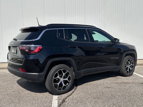 Used 2024 Jeep Compass Limited AWD/4WD image 7