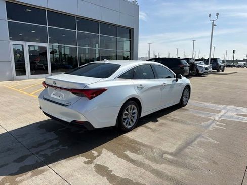 Used 2021 Toyota Avalon XLE w/ Moonroof Package FWD image 7