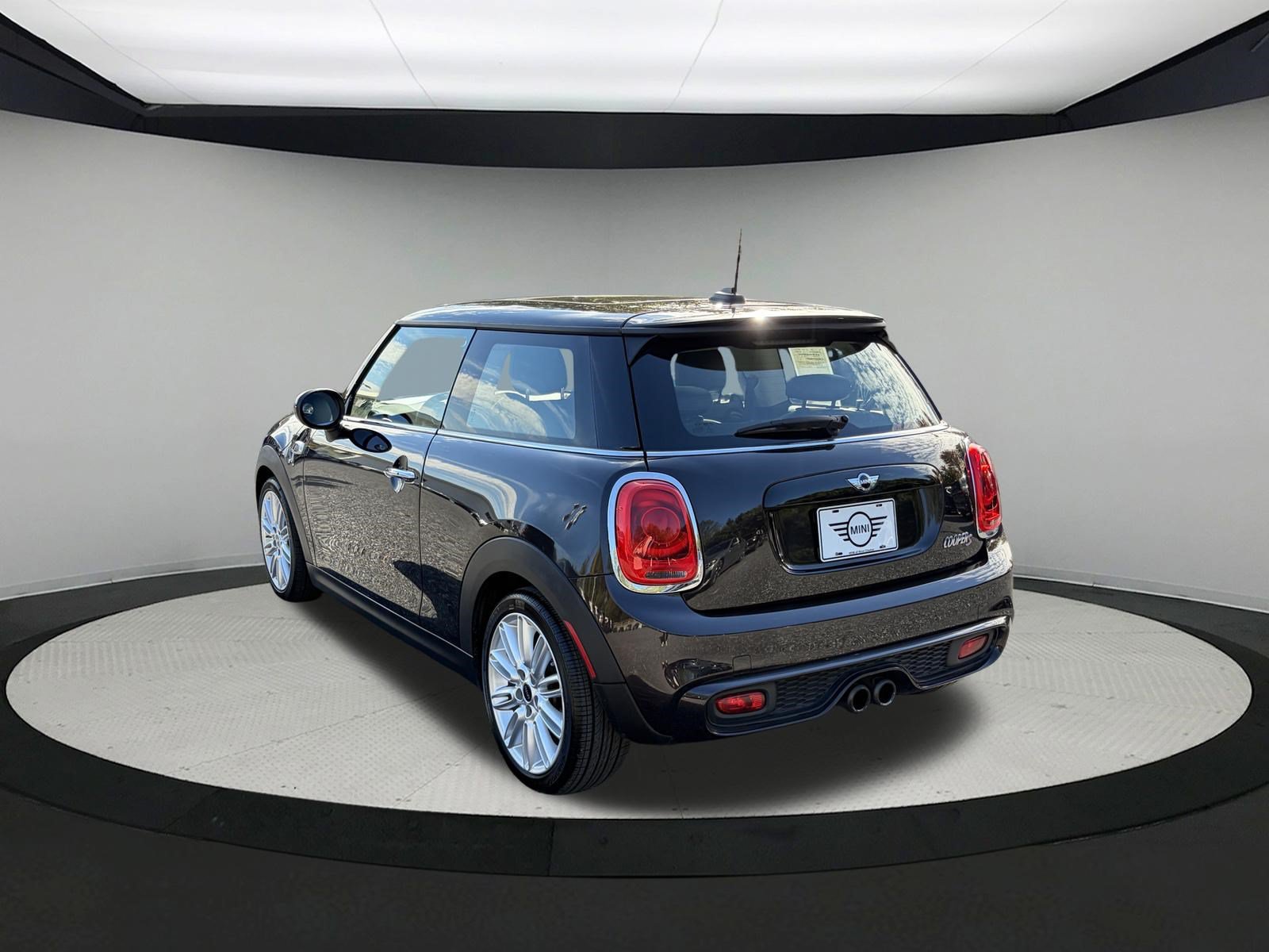 Used 2015 MINI Cooper S FWD image 5